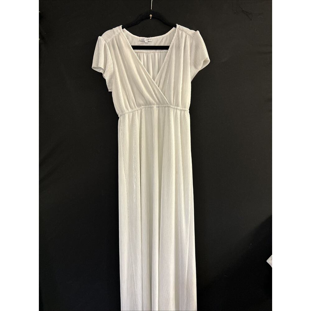 Baltic Born Women's Maxi Dress Size M Shimmery Pearl White Short Sleeve V Neck